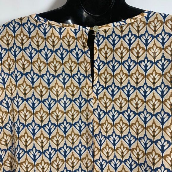 Weekend Suzanne Betro Abstract Key Hole Bell Sleeve Tunic - Picture 10 of 15